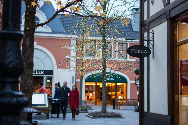 Luxury Business Transfers Roermond Outlet