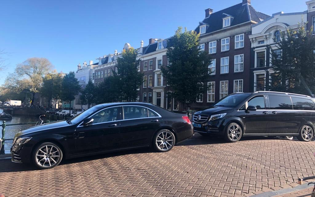 Bij Luxury Business Transfers vindt u zakelijke diensten o.a. business transfers, directievervoer en luchthavenvervoer in Amsterdam.